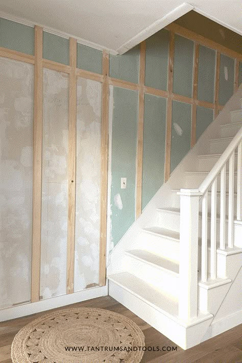 Stair Accent Wall, Stairwell Ideas, Stairwell Wall, Stairs Renovation, Stair Well, Stair Design, Diy Step, Entry Stairs, Stair Wall