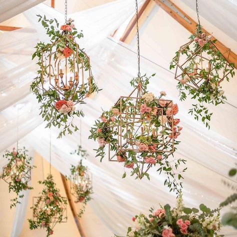 Decorated Chandelier For Wedding, Floral Chandelier With Lights, Diy Flower Chandelier, Vietnam Decor, Flower Chandelier Wedding, Chandelier Inspiration, Hanging Plant Ideas, Hanging Flowers Wedding, Hanging Flower Arrangements