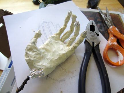 Chimpanzee Sculpture - Hand Armature Step 5 Paper Mache Hand, Paper Mache Projects, Paper Mache Animals, Paper Mache Clay, Plaster Sculpture, Paper Mache Sculpture, Paper Mache Art, Paper Mache Crafts, Hand Sculpture