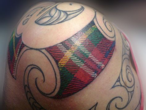 Tartan Tattoo Tartan Tattoo, Westside Tattoo, Scotland Tattoo, Tatau Tattoo, Tattoo Pieces, Scottish Tattoos, Thistle Tattoo, Island Tattoo, Ta Moko