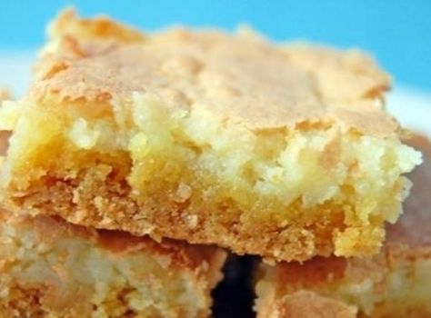 Lemon Butter Chews Recipe Gooey Lemon Bars, Chess Squares, Ooey Gooey Butter Cake, Quick Dessert, Gooey Butter Cake, Butter Cake Recipe, Lemon Cake Mixes, Cake Bars, Monkey Bread