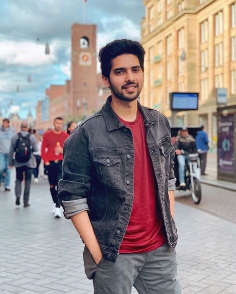 Singer Talent, Arman Malik, Suspenders Outfit, Danish Zehen, Armaan Malik, Bollywood Dress, Indian Men Fashion, Boys Long Hairstyles, Handsome Prince