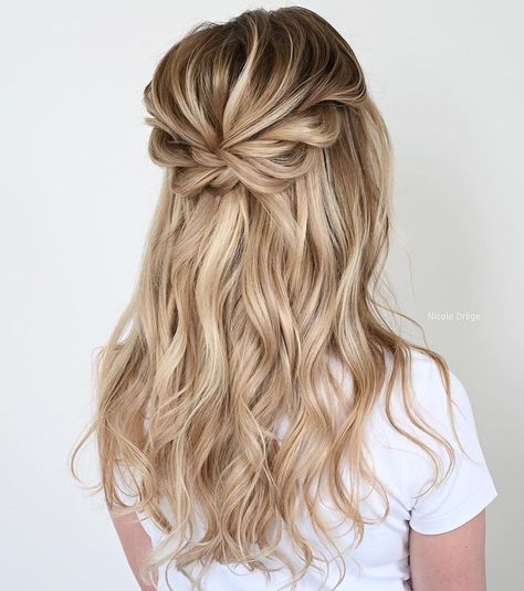 50 Trendiest Half-Up Half-Down Hairstyles for 2020 - Hair Adviser Bridemaids Hairstyles, Braided Half Updo, Wedding Hair Half, Bridesmaid Hair Makeup, Long Hair Updo, Half Updo, Penteado Cabelo Curto, Half Up Half Down Hair, Half Up Hair