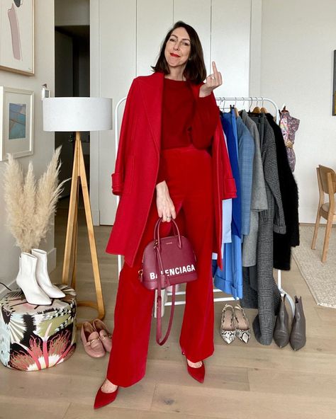 Tonal Dressing - Styling all red!  #personalstylistmelbourne #personalfashionstylist #wardrobestylistmelbourne #onlinestylist #styledbysally Tonal Dressing Street Style, Tonal Dressing, Taylor Tomasi Hill, Personal Fashion Stylist, Wardrobe Styling, Online Stylist, Red Monochrome, Wardrobe Stylist, Style Advice