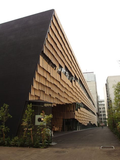 9 Kengo Kuma Buildings That Prove His Genius Kengo Kuma House, Kengo Kuma Interior, Kengo Kuma Architecture, Cubes Architecture, Public Library Design, Folding Architecture, Modern Japanese Architecture, Traditional Japanese Architecture, Kengo Kuma