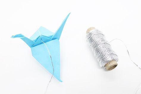 ➥ How to Make a Mobile with Origami Cranes | Guide for Kids Paper Crane Mobile, Crane Mobile, Origami Mobile, Make A Mobile, Origami Cranes, Diy Mobile, Diy Magazine, Origami Crane, Spiral Pattern