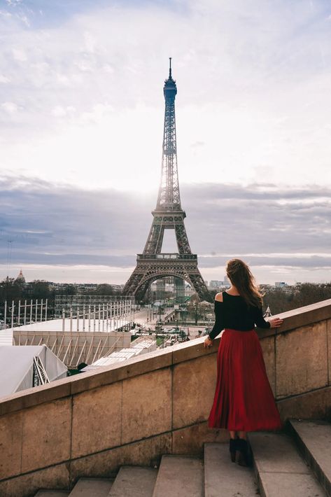 Travel In Paris, Activities In Paris, Travel Manifestation, Paris Things To Do, Paris Activities, Inspiration Photoshoot, Eiffel Tower At Night, Traveling Alone, Champagne Region