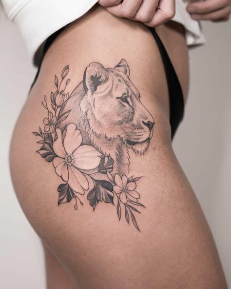 Tattoo Bein Frau, Cub Tattoo, Lioness Tattoo Design, Lion Tattoo Meaning, Tier Tattoo, Lioness Tattoo, Leo Tattoos, Lion Tattoo Design, Theme Tattoo