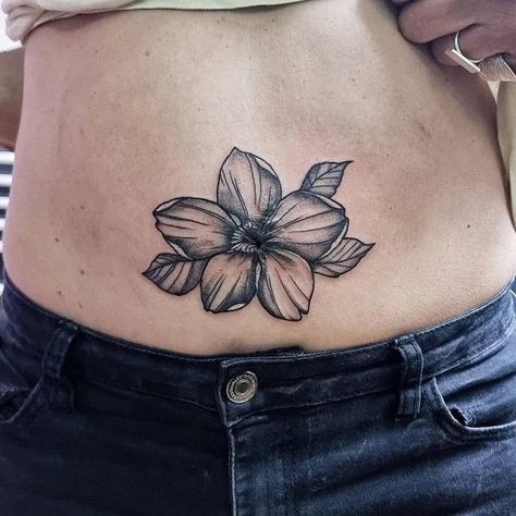 Tattoos Belly Button, Belly Button Flower Tattoo, Flower Belly Button Tattoo, Belly Button Tattoos For Women Ideas, Belly Bottom Tattoos For Women, Belly Button Scar Tattoo Cover Up, Butterfly Belly Button Tattoo, Around The Belly Button Tattoo, Small Belly Tattoo