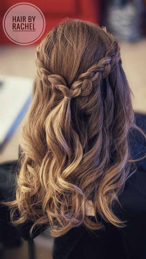 Half Up Curled Hair, Braided Half Up Half Down Hair, Grad Hairstyles, Curled Hair With Braid, Wedding Hairstyles Indian, Bridemaids Hairstyles, Half Up Half Down Hair Prom, Braided Hairdo, Hairstyles Indian