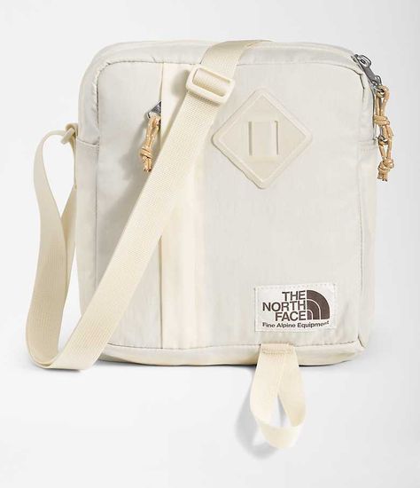 North Face Bag, Girls Gift Guide, Cute Crossbody Bags, Backpacks For Women, Phone Bags, Pretty Bags, Cute Bags, Cute Bag