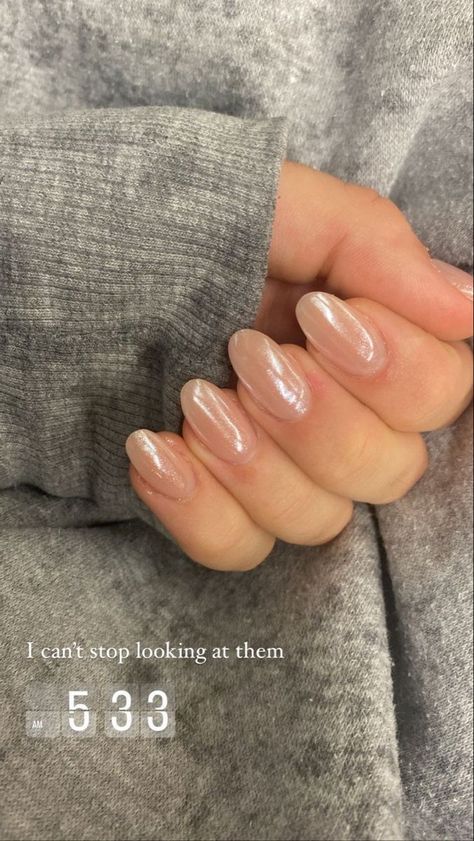 Stunning Short Square Nails for Summer 2024: Dominican Styles Natural Chrome Nails, Square Nails For Summer, Best Winter Nail Colors, Pearl Chrome Nail, Winter Nail Colors, Pearl Chrome, Pearl Nail, Bridesmaids Nails, Chrome Nail Powder