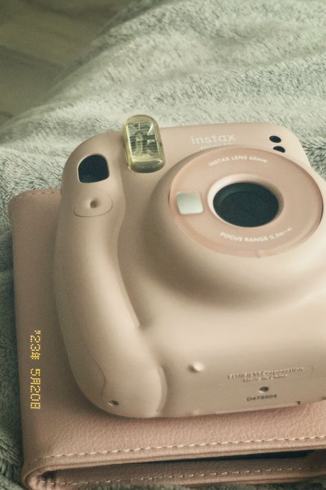 Aesthetic Camera, Instax Mini Camera, Instax Camera, Tech Aesthetic, Vintage Film Camera, Polaroid Camera, Mini Camera, Instax Mini, Cute Phone Cases