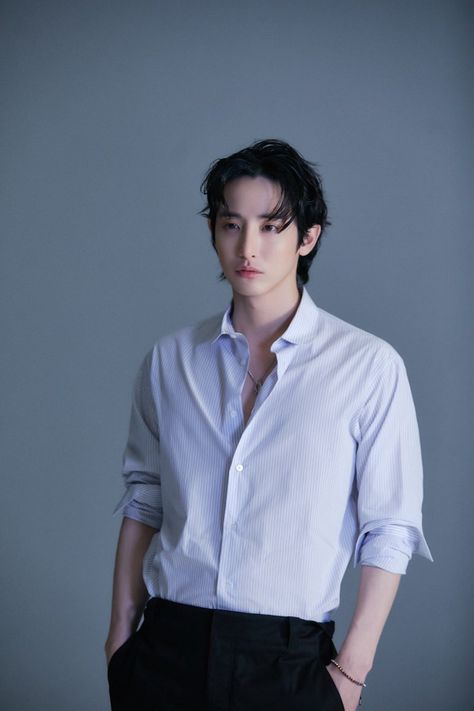 #leesoohyuk #koreanactor #photography #photoshoot #dior #esquire Lee Soo Hyun, Lee Soo Hyuk, Lee Hyuk, Dream Cast, Park Bo Gum, Sans Cute, Lee Soo, Joon Gi, Lee Dong Wook