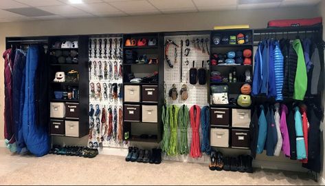 Gear Room Ideas, Outdoor Gear Organization, Outdoor Gear Storage, Camping Gear Storage, Adventure Room, Gear Wall, Gear Room, Organized Closet, Gear Storage