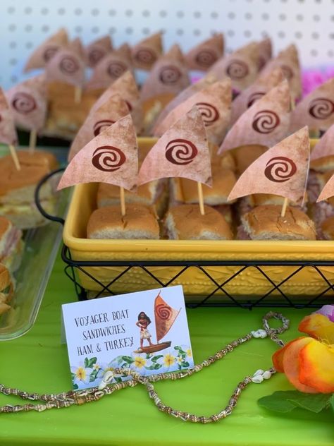 Moana Themed Party Food, Moana Theme First Birthday Party, Moana Fruit Platter, Moana Themed Birthday Party Food, Moana Party Food Ideas, Moana Birthday Games, Moana Birthday Party Games, Moana 2nd Birthday Party Ideas, Moana Birthday Food