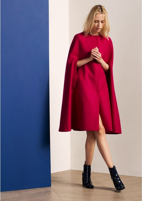 Cape en laine fushia - femme - tara jarmon 1 Tara Jarmon, September 2, Galeries Lafayette, Winter Looks, Blog Photo, Pick One, Fashion Item, Duster Coat, Cape