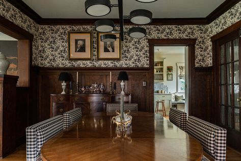 1900 Dining Room, High Wainscoting Dining Room, Dark Trim Dining Room, Dining Room Panelling, Studio Laloc, 1920s Dining Room, Arts And Crafts Dining Room, Dark Woodwork, Victorian Dining Room