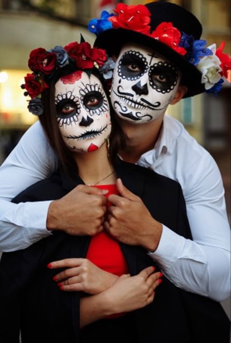 Mexican Halloween Costume, Sugar Skull Face Paint, Halloween Makeup Sugar Skull, Mexican Halloween, Skull Face Paint, Sugar Skull Costume, Sugar Skull Face, Dead Makeup, Halloween Makeup Diy