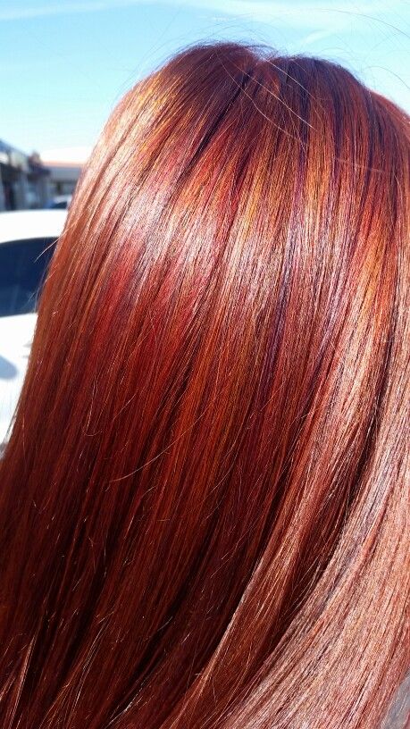 Spring hair! Pravana vibrant red highlights and mahogany violet lowlights :) with a red copper base :) salon envy Long healthy hair red hair ginger hair Vibrant Red Highlights, Copper Hair Red, Auburn Copper Hair, Balayage Copper, Copper Ginger, Red Hairstyles, Sunset Hair, Red Blonde, Auburn Red