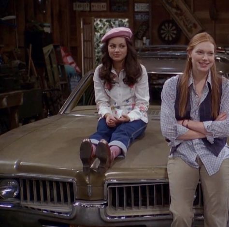 Mila Kunis 70s Show, Jackie From That 70s Show Outfits, Donna That 70s Show Outfits, Jackie That 70s Show Outfit, That 70s Show Fashion, Donna That 70s Show, That 70s Show Outfits, 70s Show Outfits, Jackie Burkhart Outfits