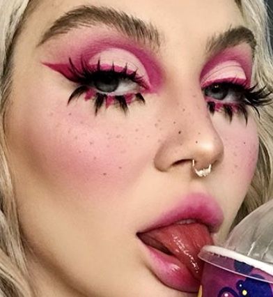 Pink And Red Makeup, Drag Make-up, Makeup Drawing, Bold Makeup Looks, Alt Makeup, Graphic Makeup, Rave Makeup, Alternative Makeup, Emo Makeup