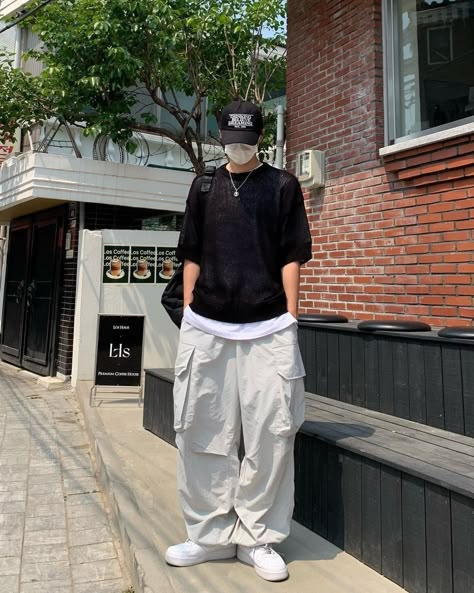 Mens Grunge Outfits, Korean Street Fashion Men, Asian Streetwear, Streetwear For Men, Character Inspired Outfits, Baggy Clothes, Street Style Outfits Men, Street Fashion Men Streetwear, Guys Clothing Styles