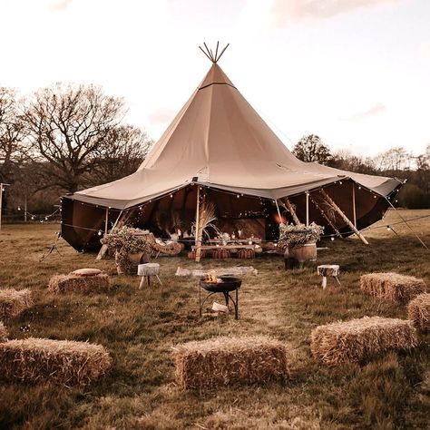 Wedding Haybales, Birthday Marquee, Teepee Outdoor, Tipi Wedding Decor, Bell Tent Glamping, Boho Garden Party, Festival Style Wedding, East Grinstead, Wedding Horseshoes