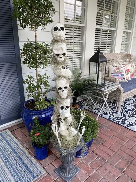 Creep Your Neighbors Out With These 8 Halloween Yard Ideas! | Hometalk Yard Witch, Pool Noodle Candles, Chicken Wire Ghost, Plastic Pumpkins Bucket, Holiday Door Decorations, Scary Witch, Pumpkin Planter, Pumpkin Uses, Pumpkin Topiary