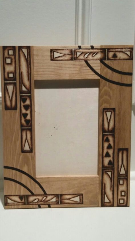 Wood burning (pyrography) by Alicia Schlitz. Picture frame. Burned areas were masked off before applying stain for the best contrast Wood Burn Picture Frame, Pyrography Picture Frame, Wood Burning Picture Frame, Wood Burned Frames, Wood Burning Ideas, Trivet Design, Beginner Wood Burning, Wood Burning Patterns Stencil, Wood Burning Pen