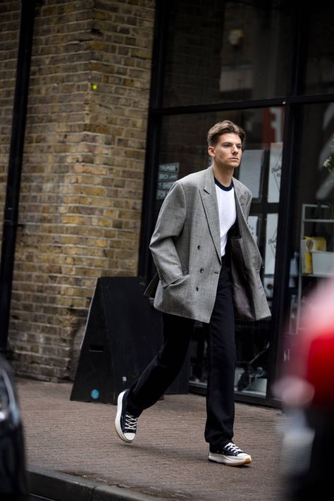 Best street style from London Fashion Week Men's SS20 | British GQ Best Street Style, London Fashion, London Fashion Week, Gq, Fashion Week, Street Style, For Men, London, Blazer