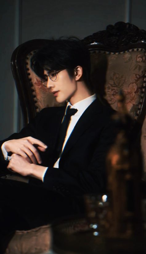 Suit Man Aesthetic, Suits For Guys, Muka Lelaki, Gentleman Aesthetic, Asian Short Hair, Handsome Asian Men, Ideal Boyfriend, Anime Guys Shirtless, Cute Asian Guys