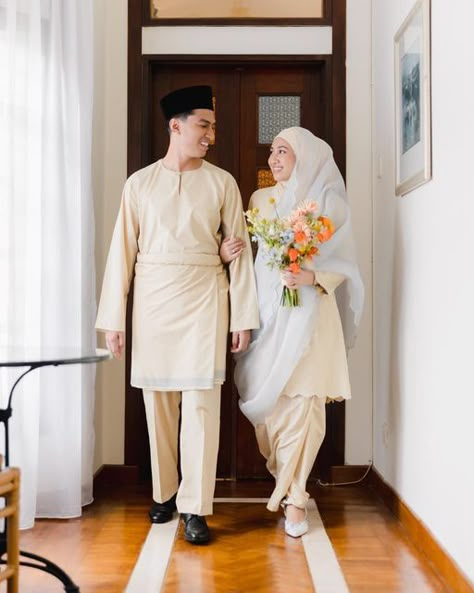 Klasik Melayu Wedding, Classic Malay Wedding Theme, Dress Melayu, Nikah Attire, Melayu Wedding, Malaysian Wedding, Malay Wedding Dress, Nikah Outfit, Kebaya Wedding