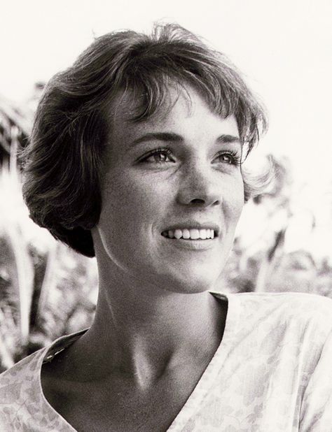 Julie Andrews, Tina Turner, English Actresses, Sound Of Music, Famous Faces, Classic Hollywood, Old Hollywood, Role Models, Movie Stars