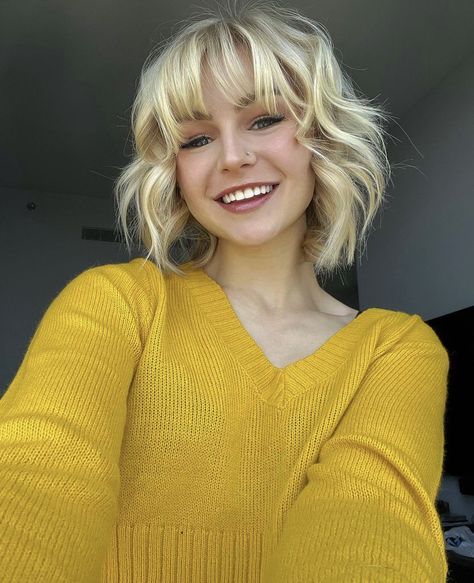 Kris Collins, Jessica Collins, Career Lifestyle, Hair Academy, Famous Youtubers, Tiktok Star, Athletic Hairstyles, Social Media Stars, Causual Outfits