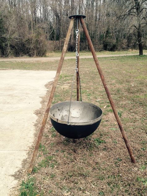 DIY Cowboy Cauldron Cowboy Cauldron, Weld Projects, Franklin House, Bonfire Pits, Franklin Homes, Diy Grill, Outside Lands, Cowboy Decorations, Planting Ideas