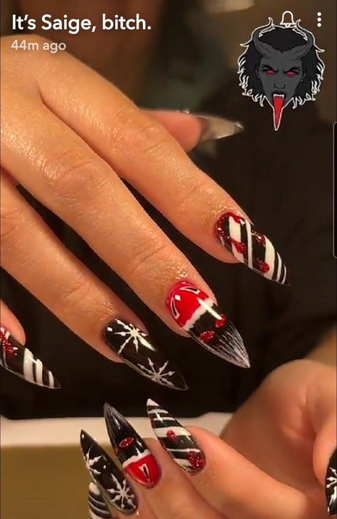 Krampus nails Krampus Nail Designs, Spooky Winter Nails, Witchy Christmas Nails, Krampus Nails, Spooky Christmas Nails, Nails Gothic, Nails Xmas, The Ghouls, Goth Christmas