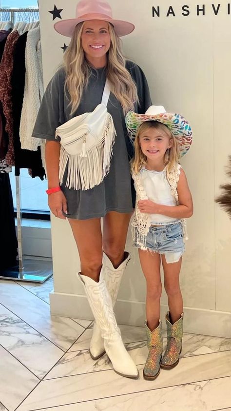 Looking for a cute country concert outfit mom and daughter idea?!  These cute country festival outfits or Eras Tour outifts for moms & daughters are soo dang cute and comfortable!  Get our exact cowboy boots country outfits for moms & daughters here! Stagecoach Outfit Boho, Stagecoach Outfit, Summer Country Concert Outfit, Country People, Concert Outfit Summer, Country Concert Outfit, Mom And Daughter, Cute N Country, Country Concerts