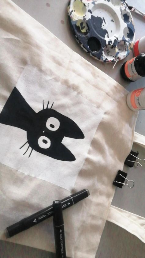 Cat 
Black Cat
Ghibli
Paint
Tote Bag Totes Painting Ideas, Painted Bags Ideas Aesthetic, Tout Bag Ideas, Painting On Tote Bags Aesthetic, Canvas Bag Painting Ideas Easy, Tote Bag Design Painting, Easy Tote Bag Painting Ideas, Eco Bag Design Ideas, Cute Tote Bag Design Paint