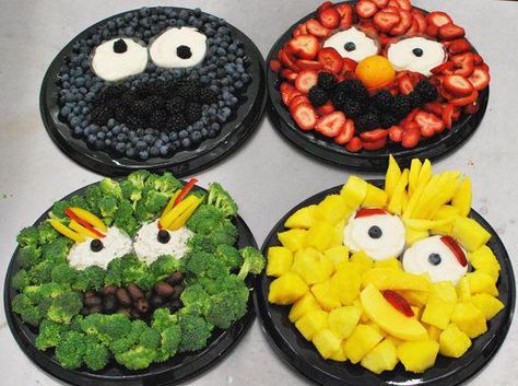 Try out this healthy and colorful #SesameStreet fruit plates for your child’s next #birthday party. Fruits Decoration, Sesame Street Birthday Party, Sesame Street Birthday, Veggie Tray, Party Platters, Shower Food, Cute Fruit, Fruit Platter, Fruit Tray