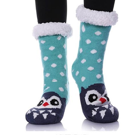 These thick fleece-lined cabin socks will get you into the winter holiday spirit. Keep your chilly toes warm with these fuzzy Christmas-themed slipper socks. Old Man Hat, Cozy Socks Gift, Fluffy Socks, Non Slip Socks, Comfy Socks, Fuzzy Socks, Fuzzy Slippers, Cozy Socks, Winter Socks