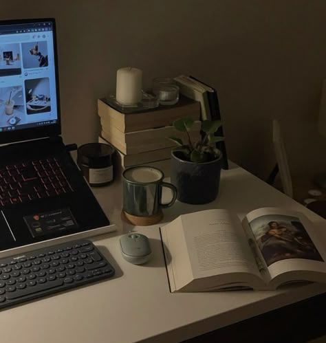 Basic Room Ideas Aesthetic, Programming Aesthetic, Late Night Aesthetic, Chill Night, Studying Life, Study Aesthetic, Academic Motivation, Motivation Board, Study Motivation Inspiration