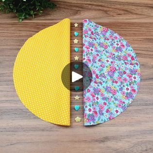 Quilt Retreat Gifts, Craft Fair Ideas To Sell, Card Wallet Pattern, Diy Coin Purse, Round Coin Purse, Coin Purse Tutorial, Retreat Gifts, Circle Purse, Scrap Fabric Projects