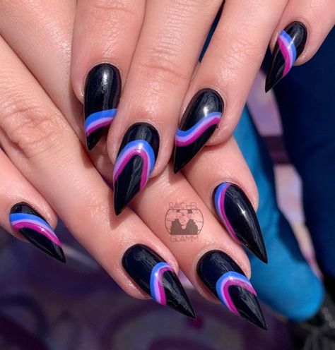 Let your bi Pride flag fly with these bisexual nail art designs. They're perfect for celebrating pride month all year long! Bisexual Nails, Pride Nails, Flag Nails, Rainbow Nails Design, Colorful Nails, Nail Stuff, Bright Nails, Nail Swag, Rainbow Nails