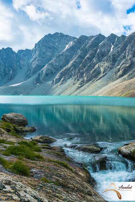 Central Asia Aesthetic, Kyrgyzstan Landscape, Kazakhstan Landscape, Kyrgyzstan Aesthetic, Kyrgyzstan Travel, Asian Landscape, Car Poses, Dream Travel Destinations, Mountain Paintings