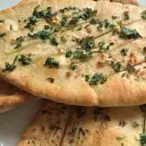 recipe image Garlic Pita Bread, Healthy Garlic Bread, Pitta Bread Recipe, Pita Bread Pizza, Pita Bread Recipe, Pitta Bread, Whole Wheat Pita, Scrumptious Food, Pineapple Recipes