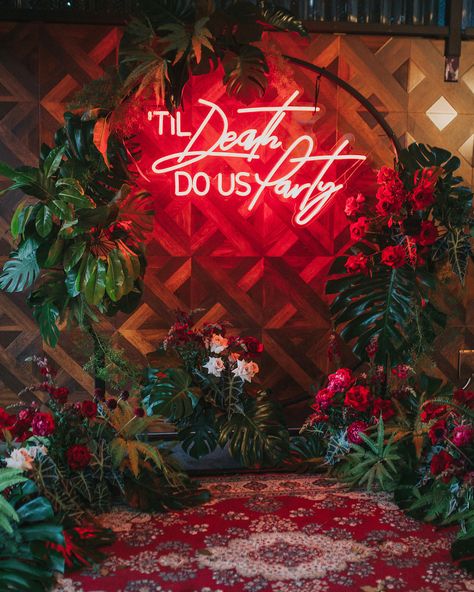 27 After-Party Ideas That Will Keep the Party Going Wedding Fotos, Modern Wedding Ceremony, Fun Vibes, Party Neon, Wedding Ceremony Ideas, Fox Studios, Red Neon, Wedding After Party, Modern Wedding Inspiration