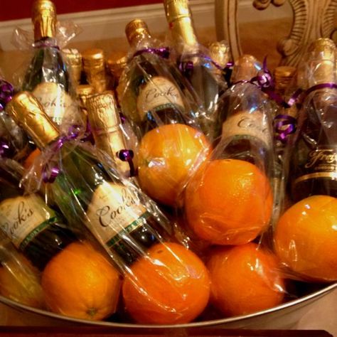 Christmas Dinner Party Gifts For Guests, Christmas Party Gift Ideas For Guests, Christmas Dinner Gifts For Guests, Christmas Dinner Party Favors, New Years Eve Gift Basket Ideas, Dinner Party Favors Guest Gifts, Dinner Party Gifts For Guests, Christmas Party Gifts For Guests, Champagne Gift Ideas