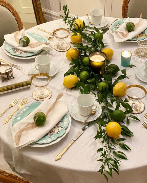 Lemon Tablescape, Round Table Settings, Wildflower Wedding Theme, Lemon Wedding, Simple Table Settings, Round Table Decor, Italian Party, Lemon Theme, Spring Table Settings