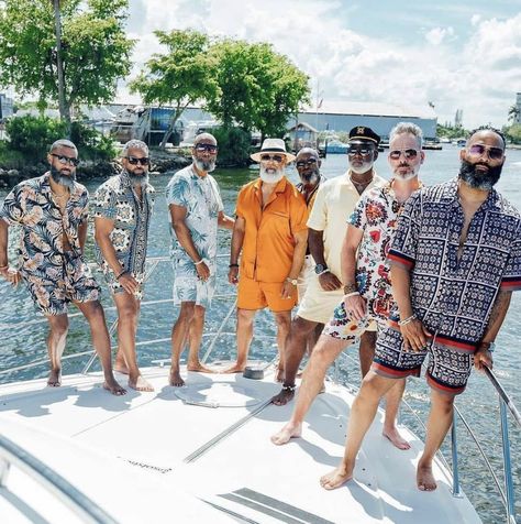 Silver Fox Squad, Men Spring, Mens Spring Fashion, Men Summer, Ladies Night, Silver Fox, Vacation Style, Summer Wear, Business Man